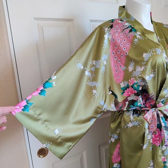 Applesauce green satin peacock floral kimono robe - Picture 5 of 10